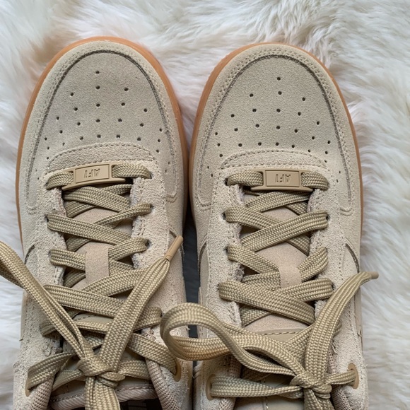 Nike Mushroom Air Force 1 LV8 Sneakers - Picture 4 of 8